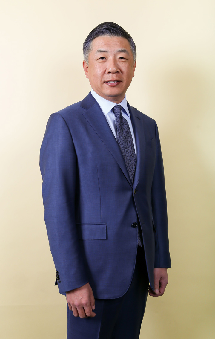 Yu HAN President and COO